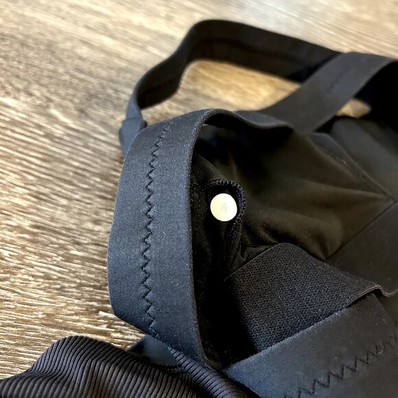 Lululemon Long Breath 2-In-1 Tank Black Criss Cross Size 4 Light Support B/C Cup - Picture 8 of 13